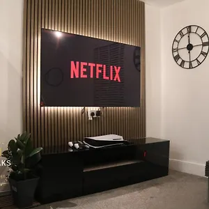  Apartment Modern 2 Bed Flat Southampton- Close To Station & Shops