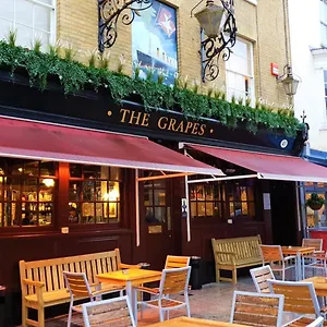 The Grapes Pub Southampton